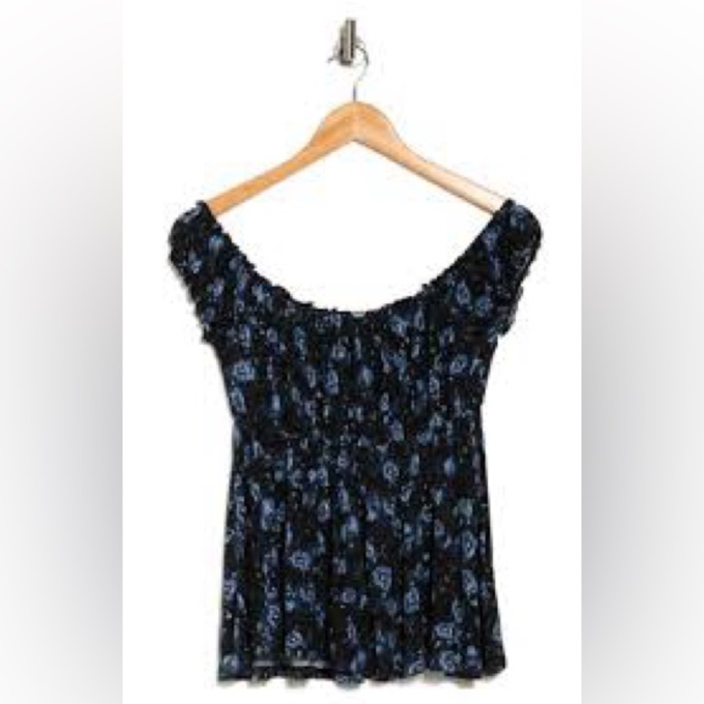 NWOT Melrose and Market off the shoulder babydoll top, blue floral, size small